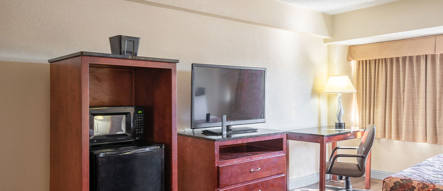 ENJOY AMPLE AMENITIES THROUGHOUT YOUR STAY AT DOMINION INN & SUITES